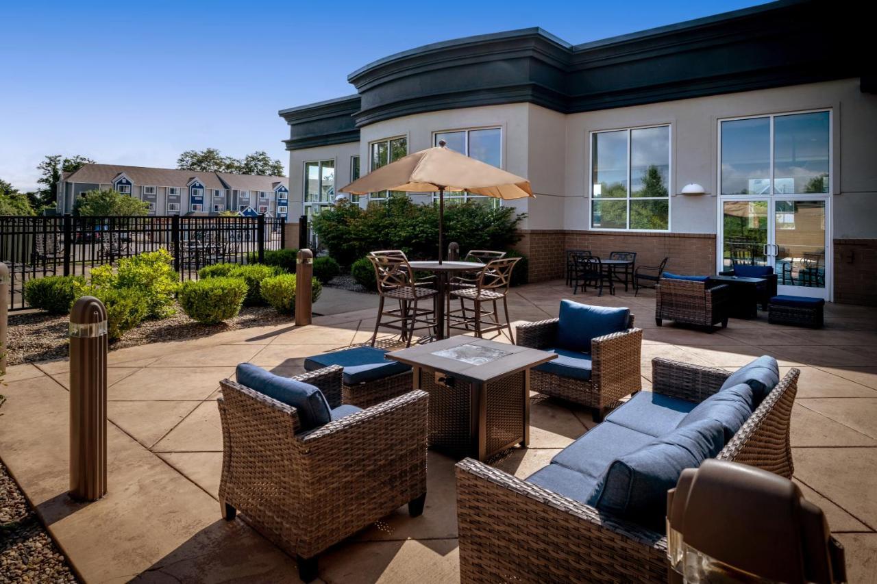 Holiday Inn Hotel & Suites Beckley, An Ihg Hotel Exterior foto